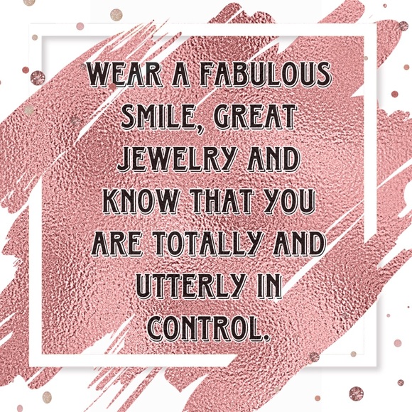 NEW Luxury Hip Hop Fashion Paved Hoop Earrings - Picture 9 of 9